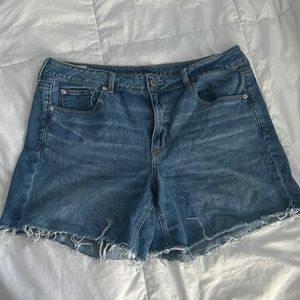 American Eagle - Tomgirl Midi Shorts - size 14
